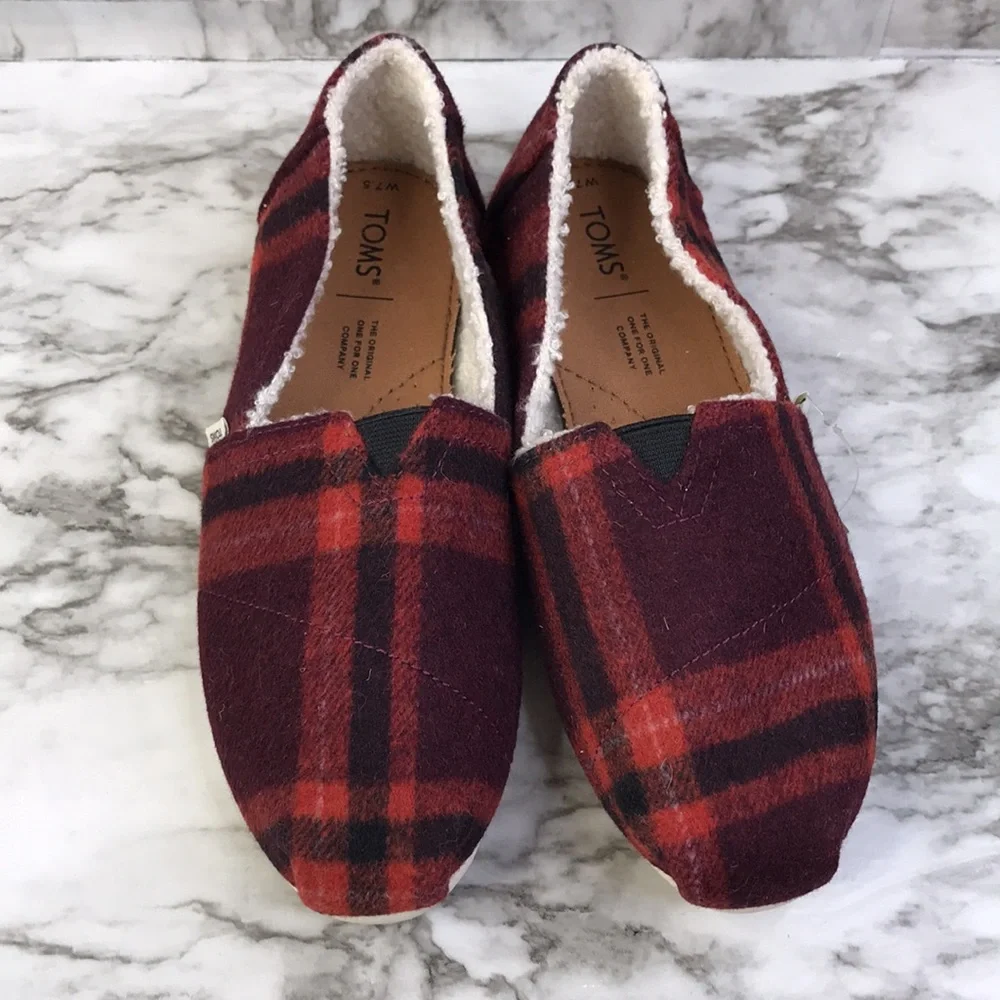 TOMS Slippers Size 7.5 Belmont Red Plaid w/ Faux Shearling Shoes flat